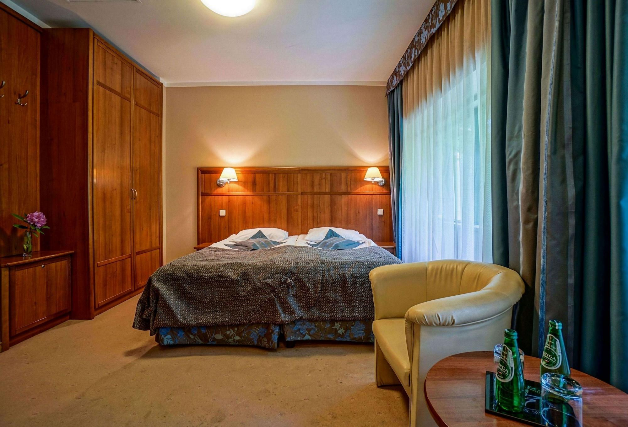 Farmona Hotel Business & Spa Krakow Luaran gambar